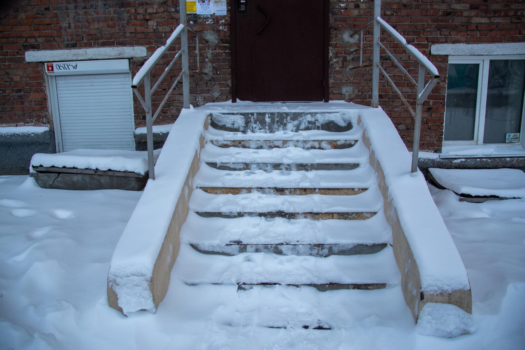 Фото В Новосибирске ГЖИ выявила 42 нарушения уборки снега во дворах домов 2